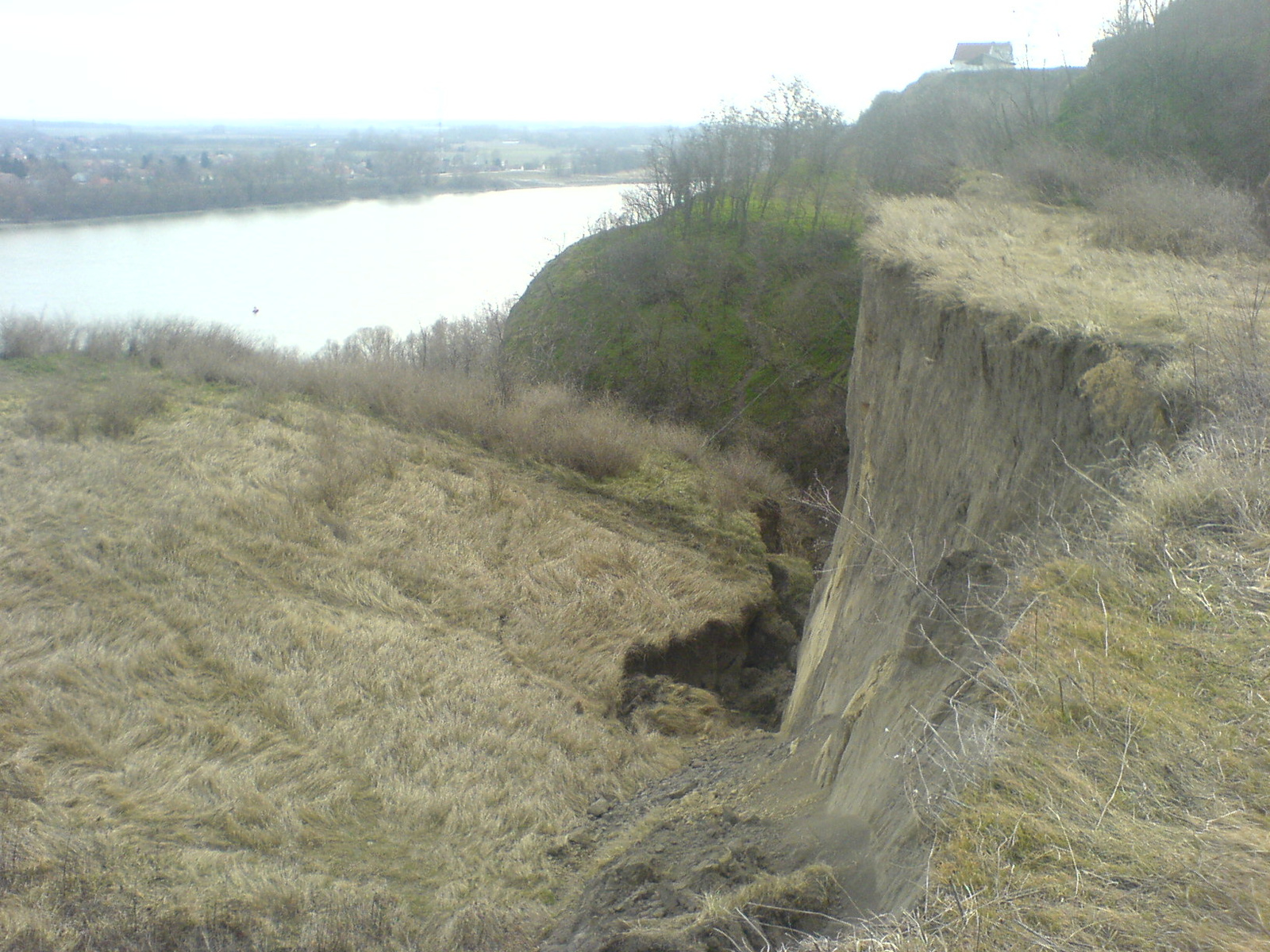 Dunaszekcsői lösszfal omlás