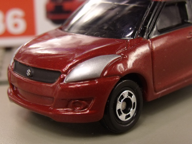 Tomica Suzuki Swift 2010 (11)