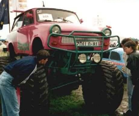 off road trabant piros