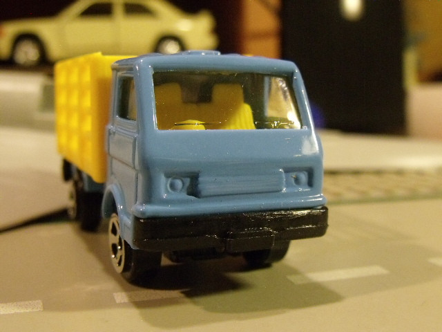 Maisto Farm Stake Truck (5)