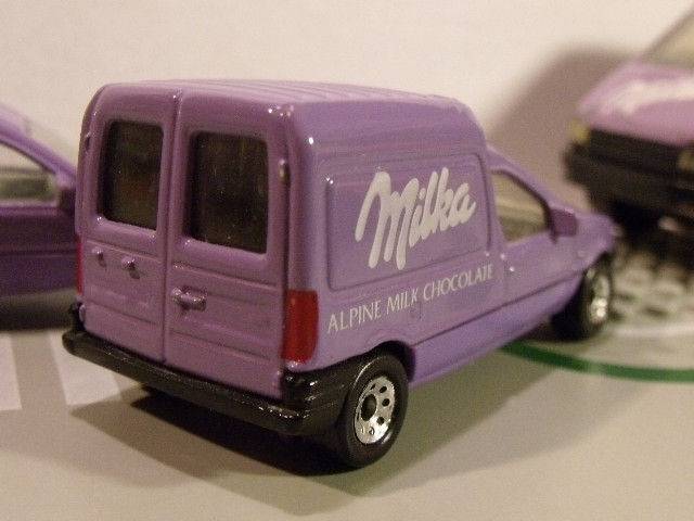 Matchbox Ford Milka Team (11)