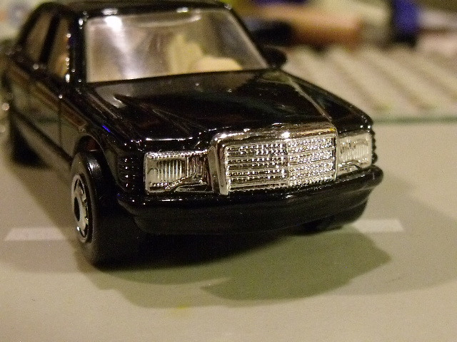 Mercedes 380 SEL Hot Wheels (5)