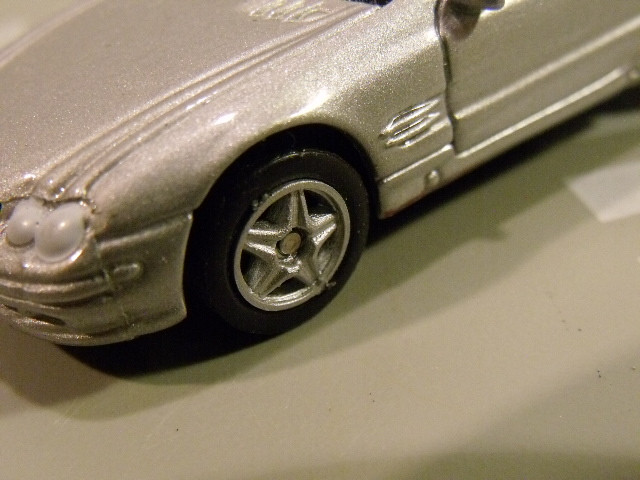 Mercedes 500SL Welly vs Matchbox (17)