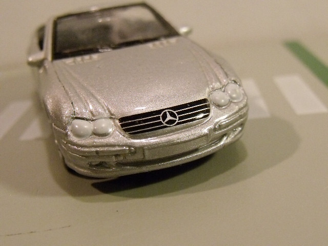 Mercedes 500SL Welly vs Matchbox (13)