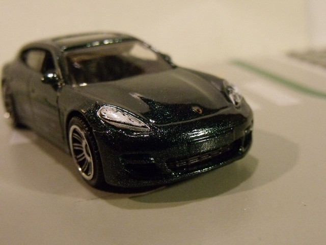 Porsche Panamera Matchbox (6)