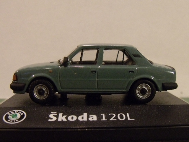 Skoda 120L Abrex 1-72 gray (4)