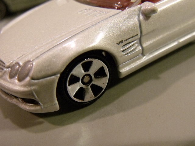 Mercedes 500SL Welly vs Matchbox (28)