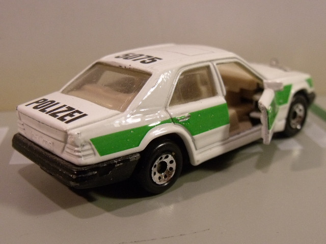 Mercedes 300E Polizei MB (3)