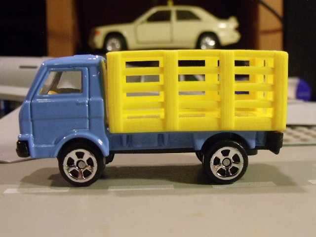 Maisto Farm Stake Truck (3)