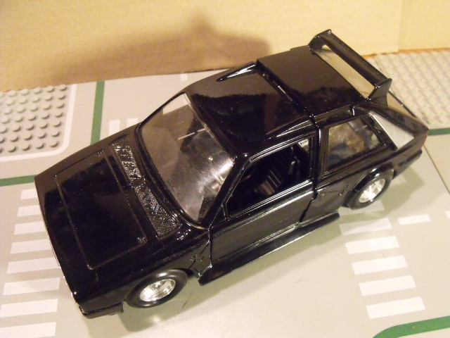 Lancia Delta S4 Bburago 1-24 (4)