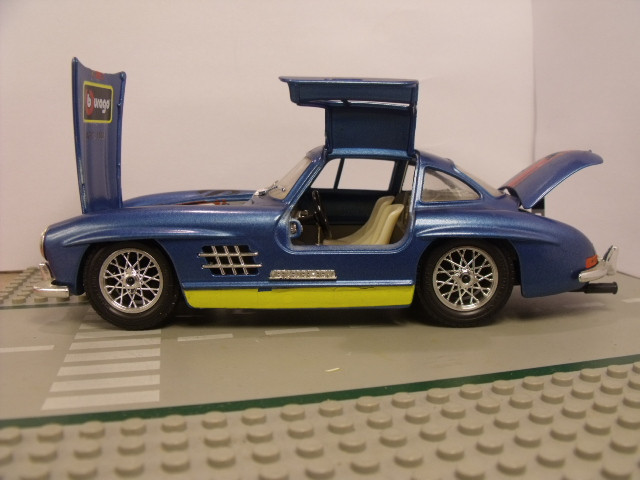 Mercedes-Benz 300 SL Burago 1-24 (6)