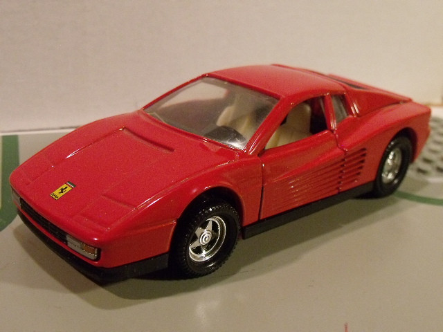 Ferrari Testarossa Matchbox Superkings (2)