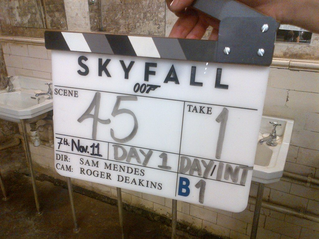 james-bond-007-skyfall-movie-set-photo-01