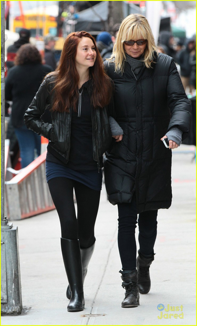 shailene-woodley-tasm-2-filming-07