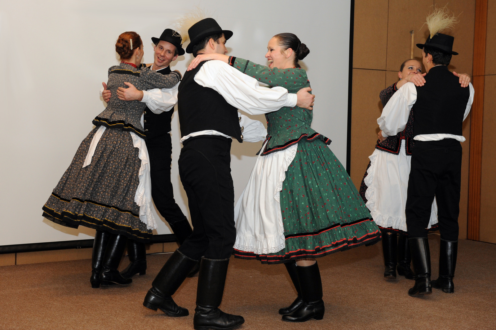 A Magyar Állami Népiegyüttes táncosai