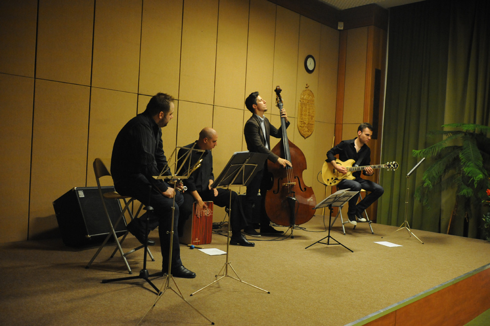 A Chameleon Jazz Band éjféli koncertje