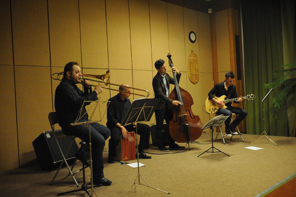 A Chameleon Jazz Band éjféli koncertje