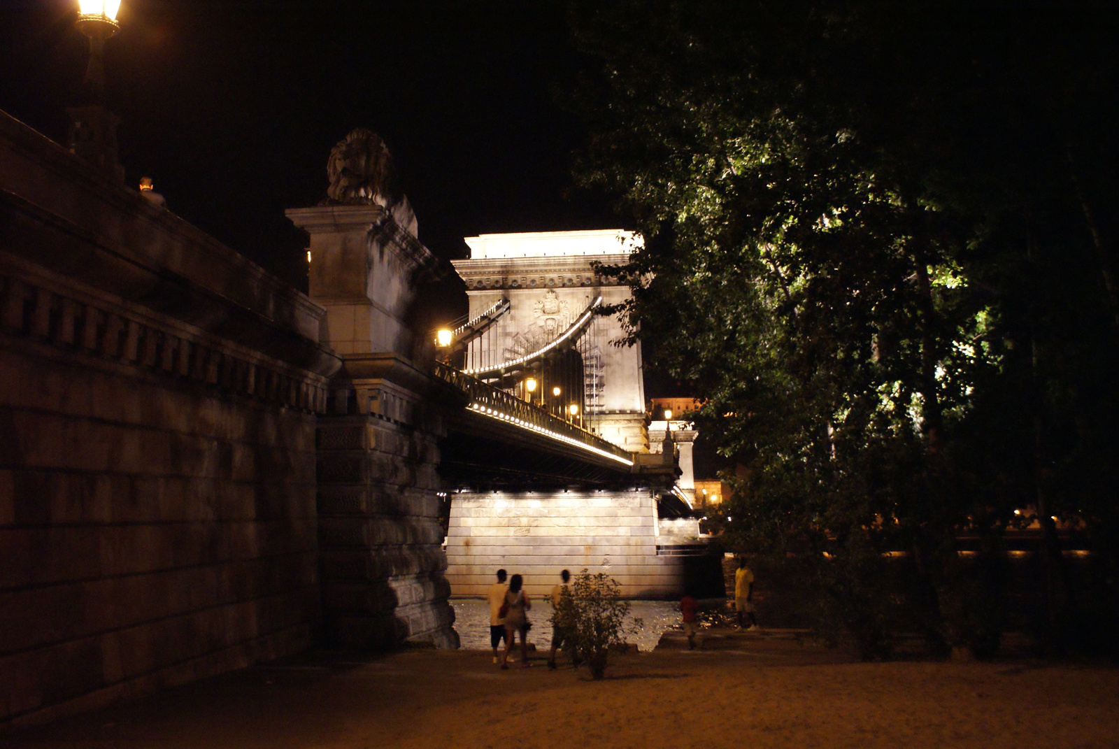 Budapest - Lánchíd egy szombat estén