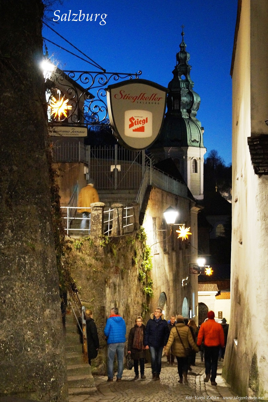 Salzburg adventkor - 2016 - a Hohensalzburg - Fellegvár lábánál