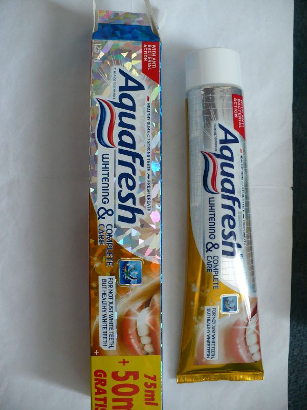 Fogkrém Aquafresh whitening and complete care P1080616