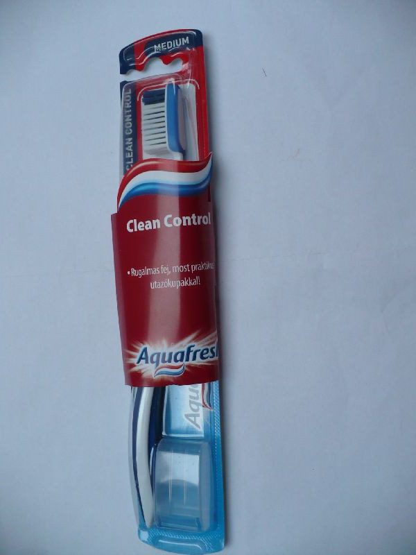 Fogkefe Colgate clean controll kék P1090877