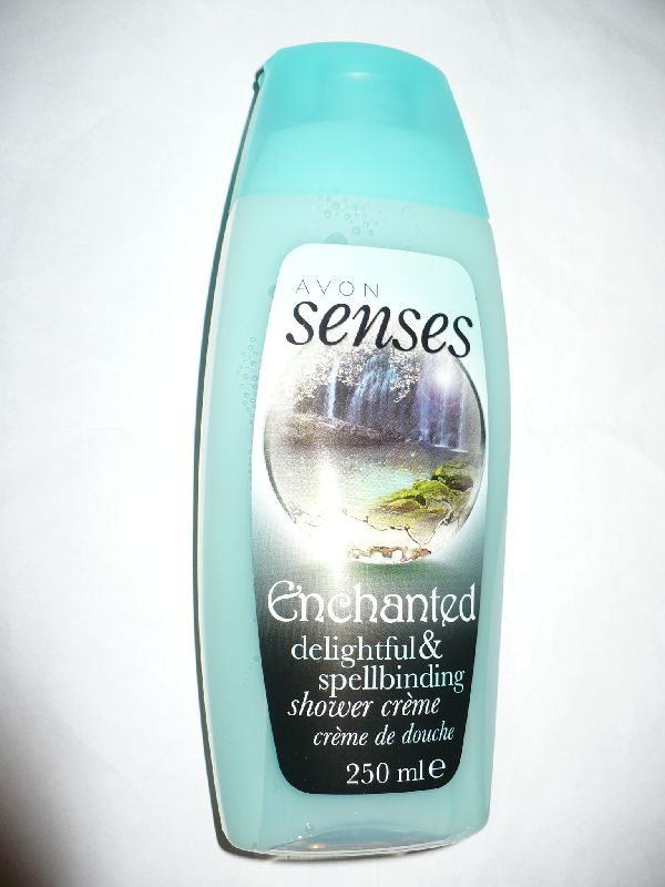 Tusfürdő Avon Senses S Enchanted P1070678