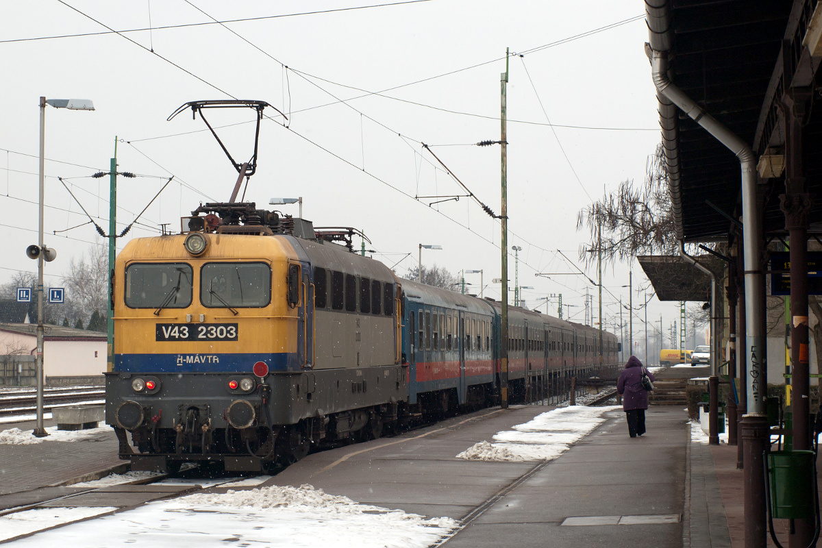 V43-2303 Eger 2011.02.17.
