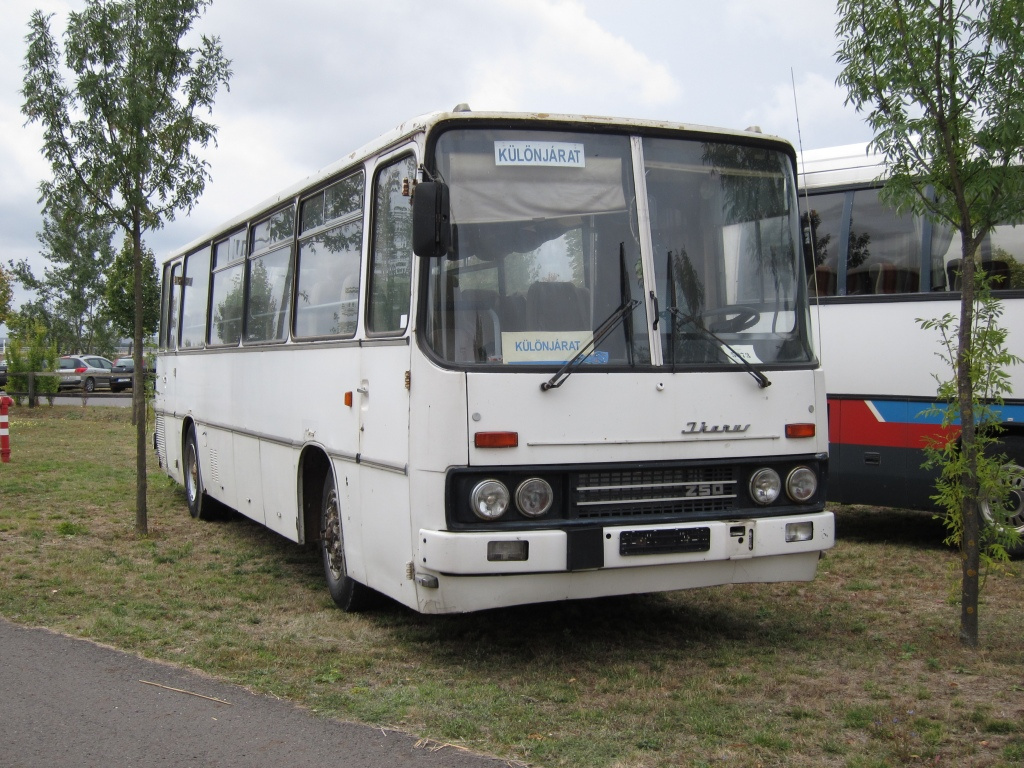 Ikarus 255