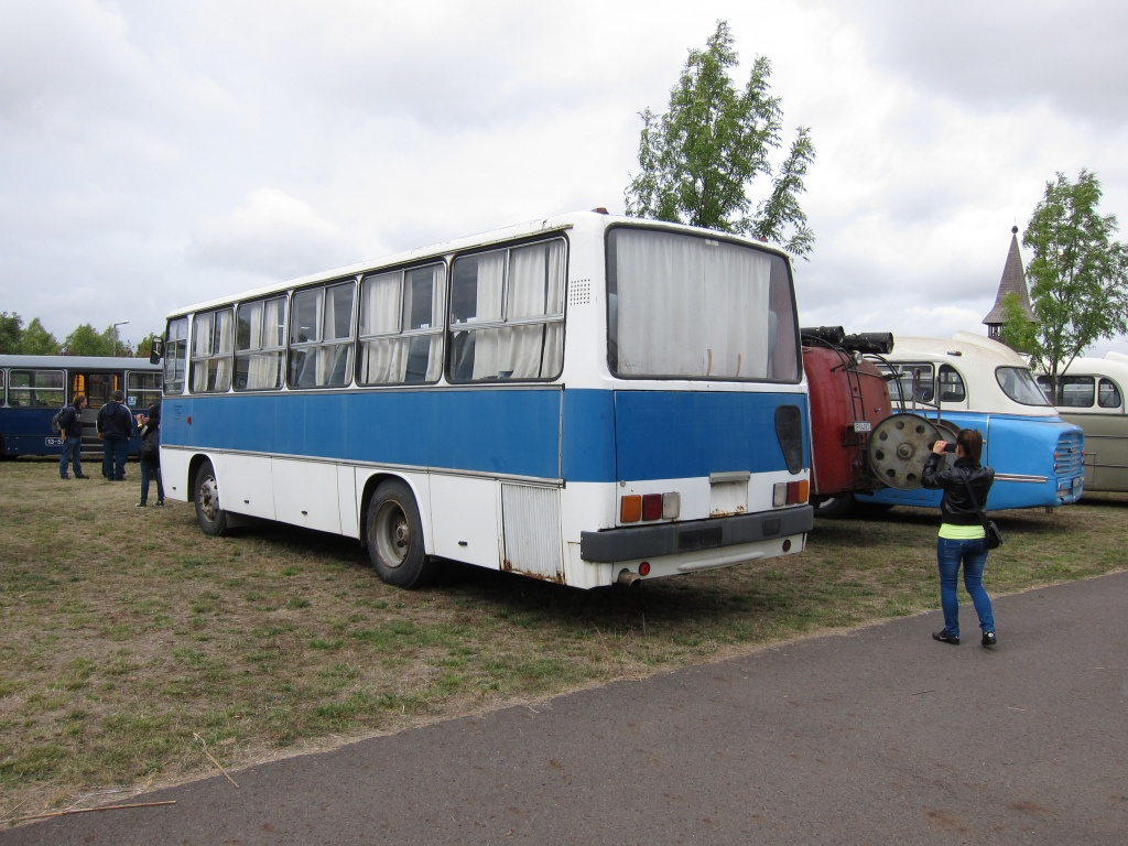 Ikarus 222