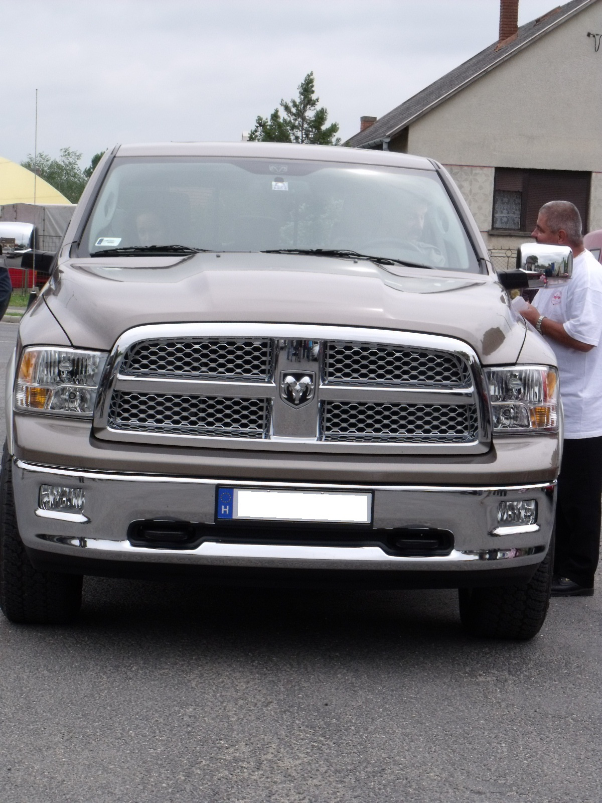 Dodge RAM 2500 HEMI(6)