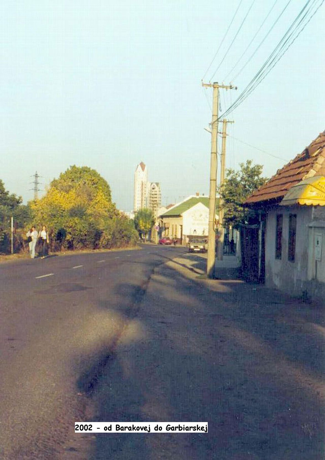 2002 - pohľad do Garbiarskej ulice od Barakovej ulice