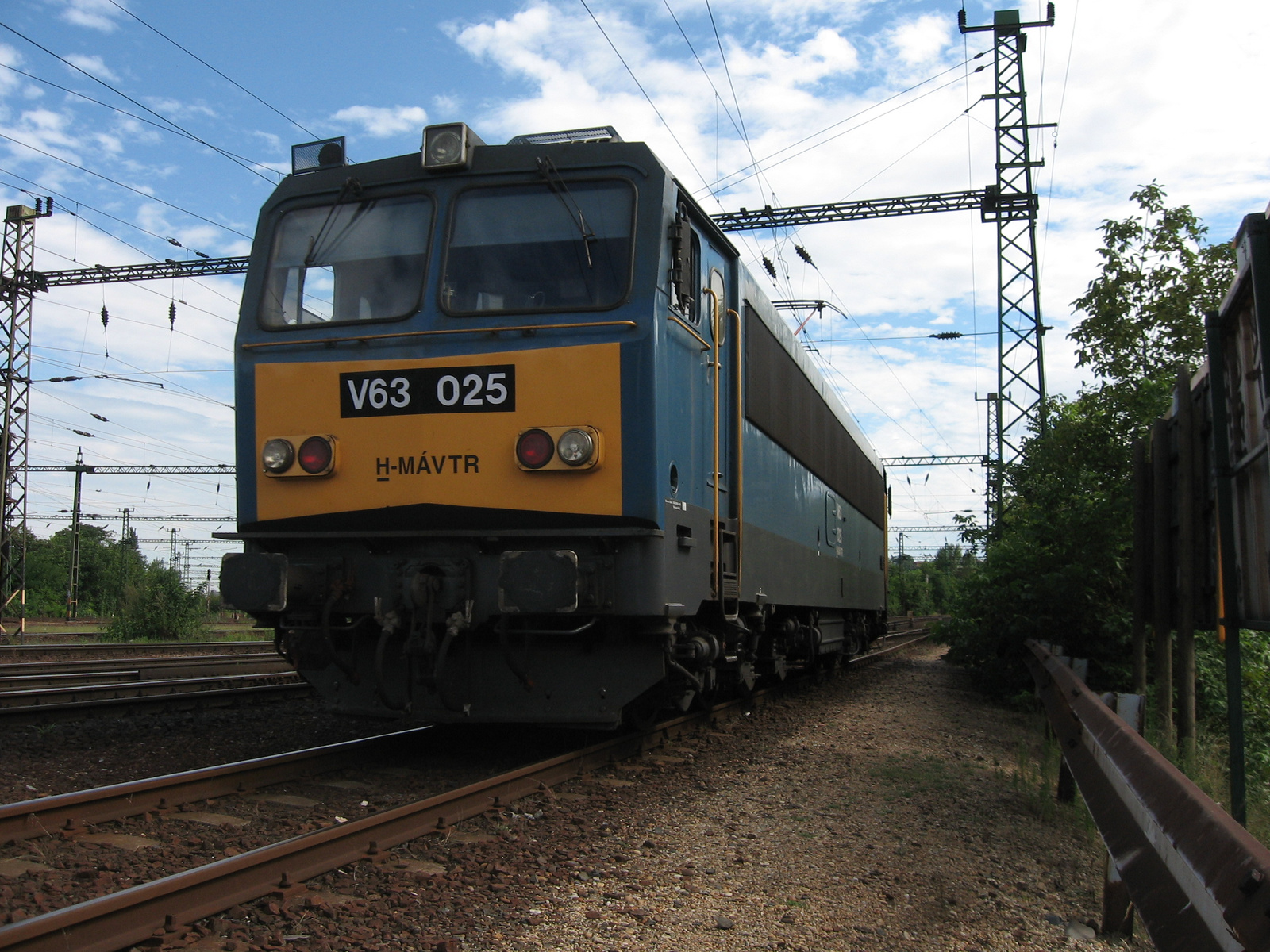 V63 025