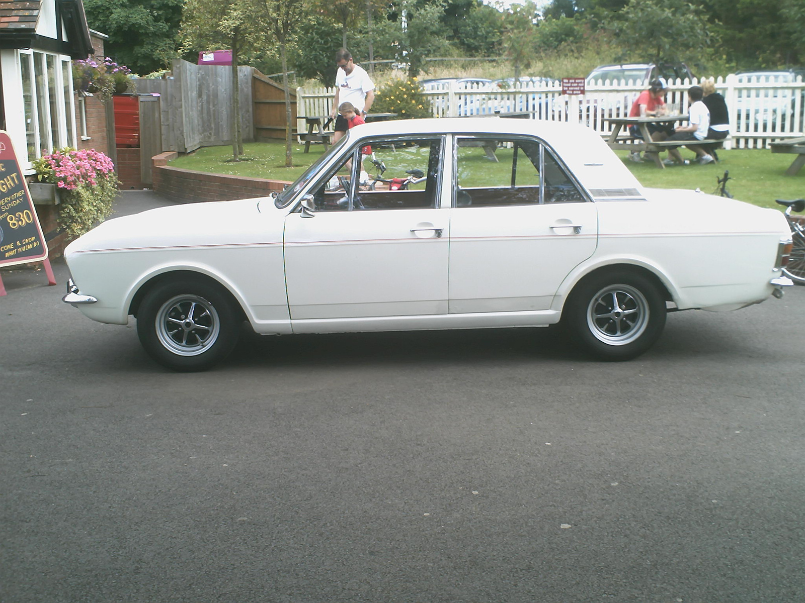 Ford Cortina