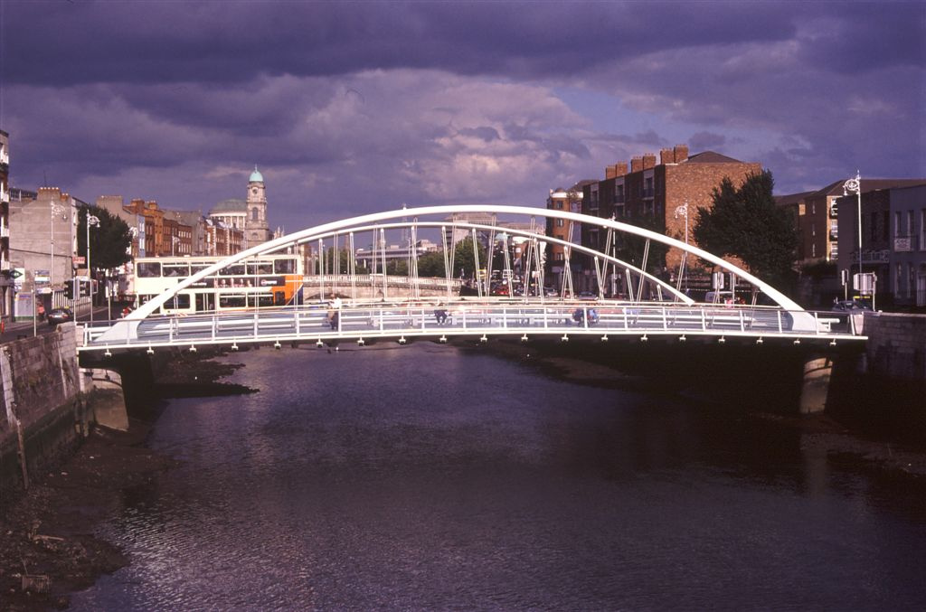 076 Dublin James Joys híd