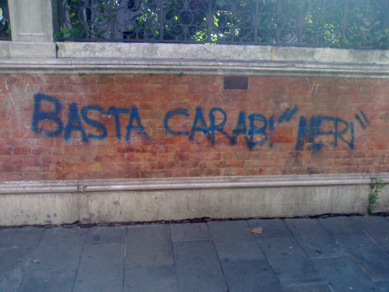 Basta Carabineri