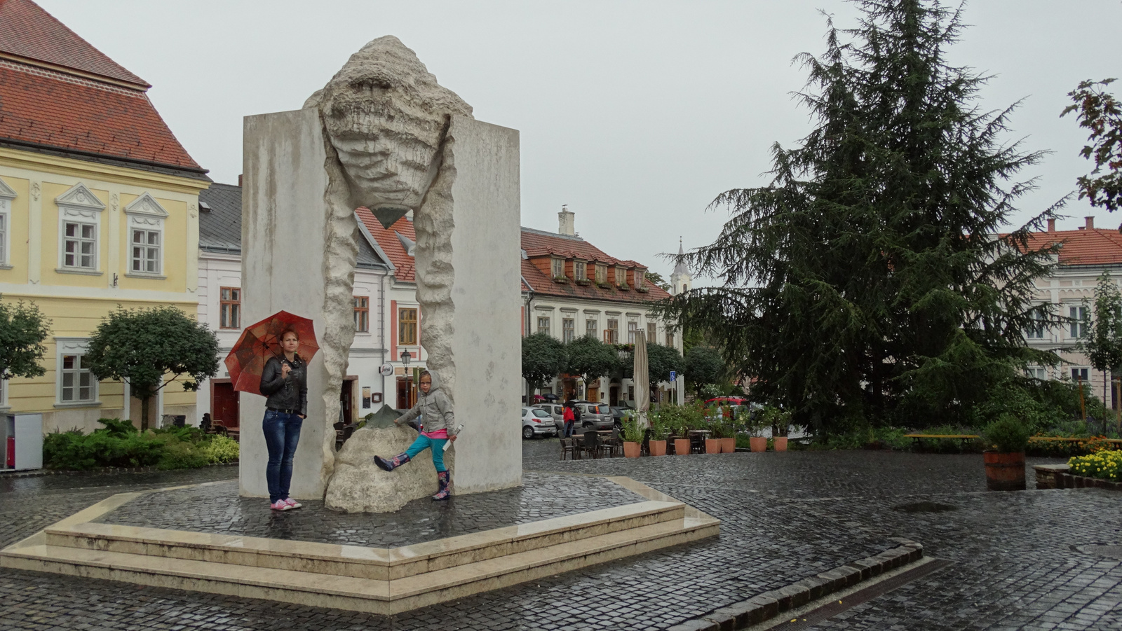 Veszprém 2 047