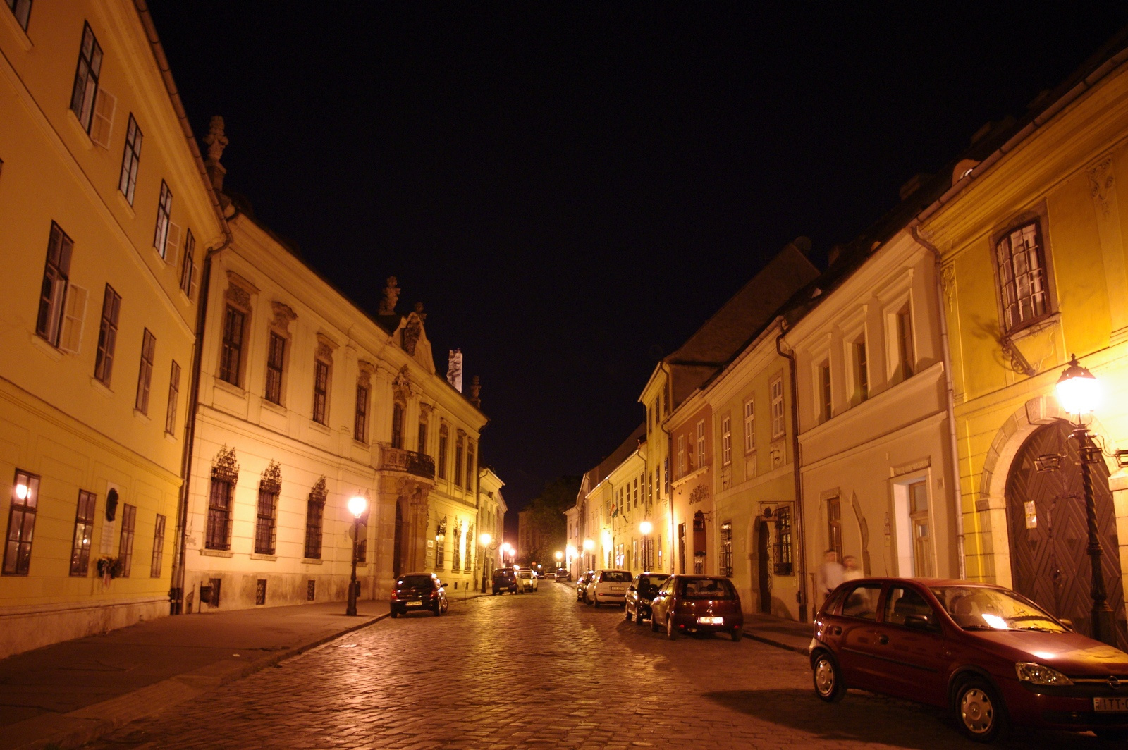 Táncsics Mihály utca este