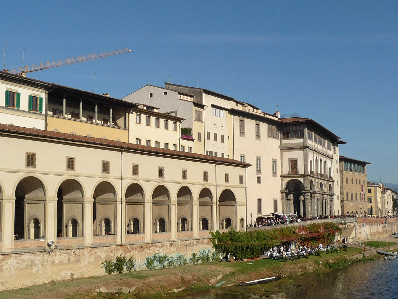 Firenze - Uffizi hátulja és Arno part