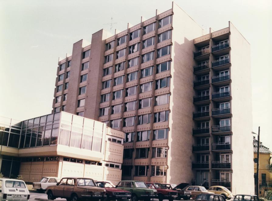 SOTE-Klinikak-1980asEvek-TomoUtca35-BalassaJanosKollegium-fortep
