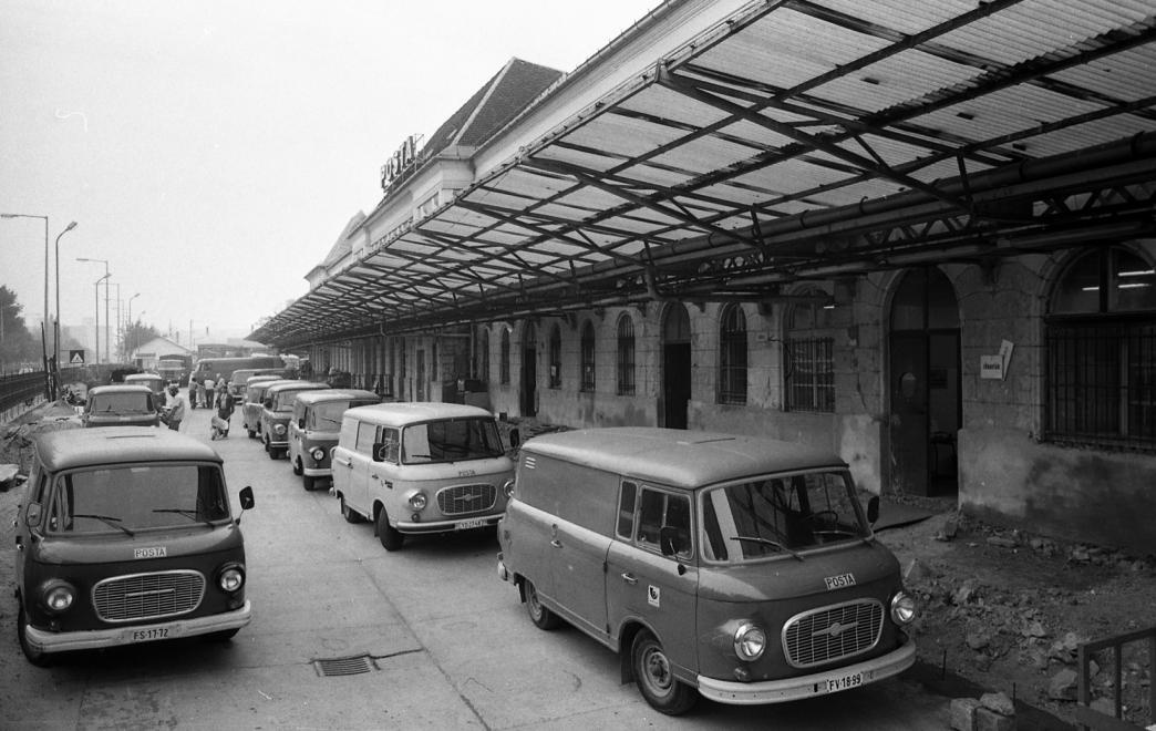 VersenyUtcaiPosta-1989-Barkas-fortepan.hu-67203