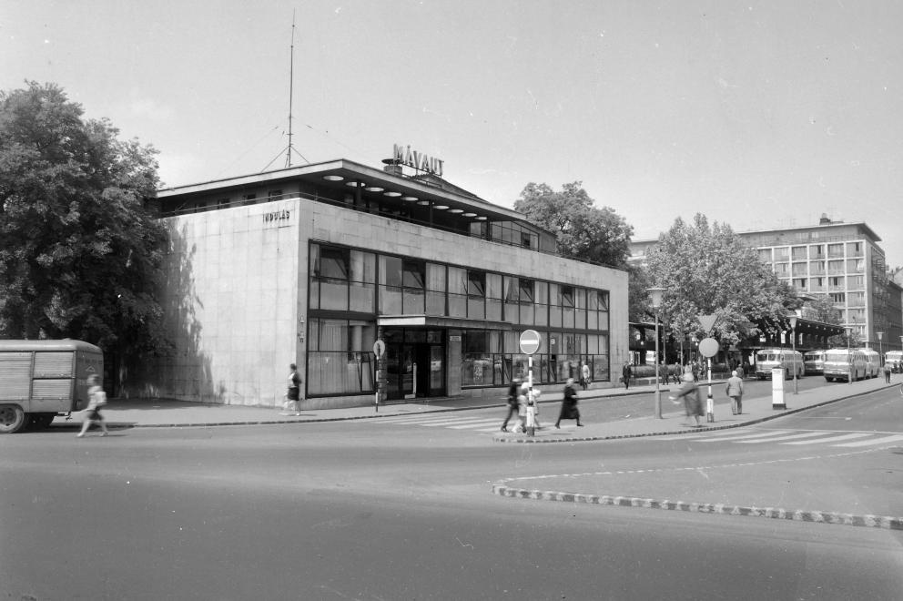 ErzsebetTer-1960asEvek-fortepan.hu-96826