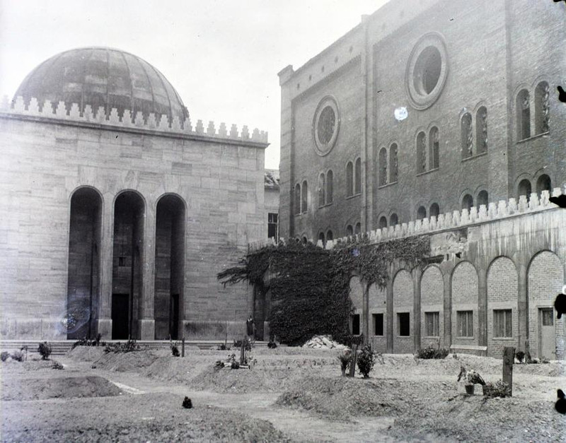 DohanyUtcaiZsinagoga-1945Korul-fortepan.hu-116652