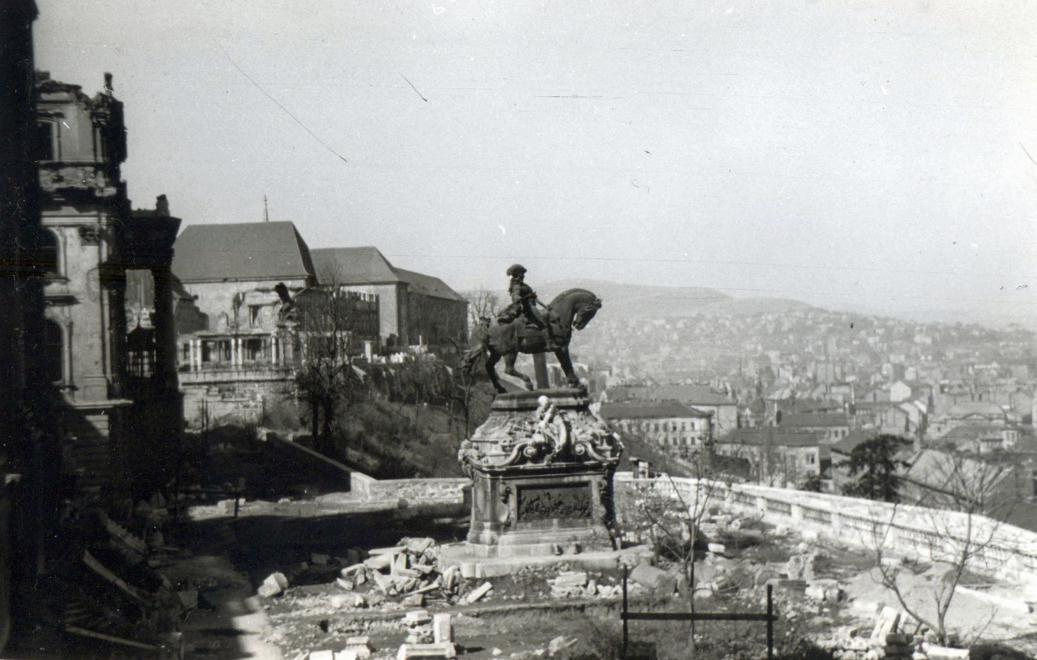 SavoyaiSzobor-1950Korul-fortepan.hu-116780