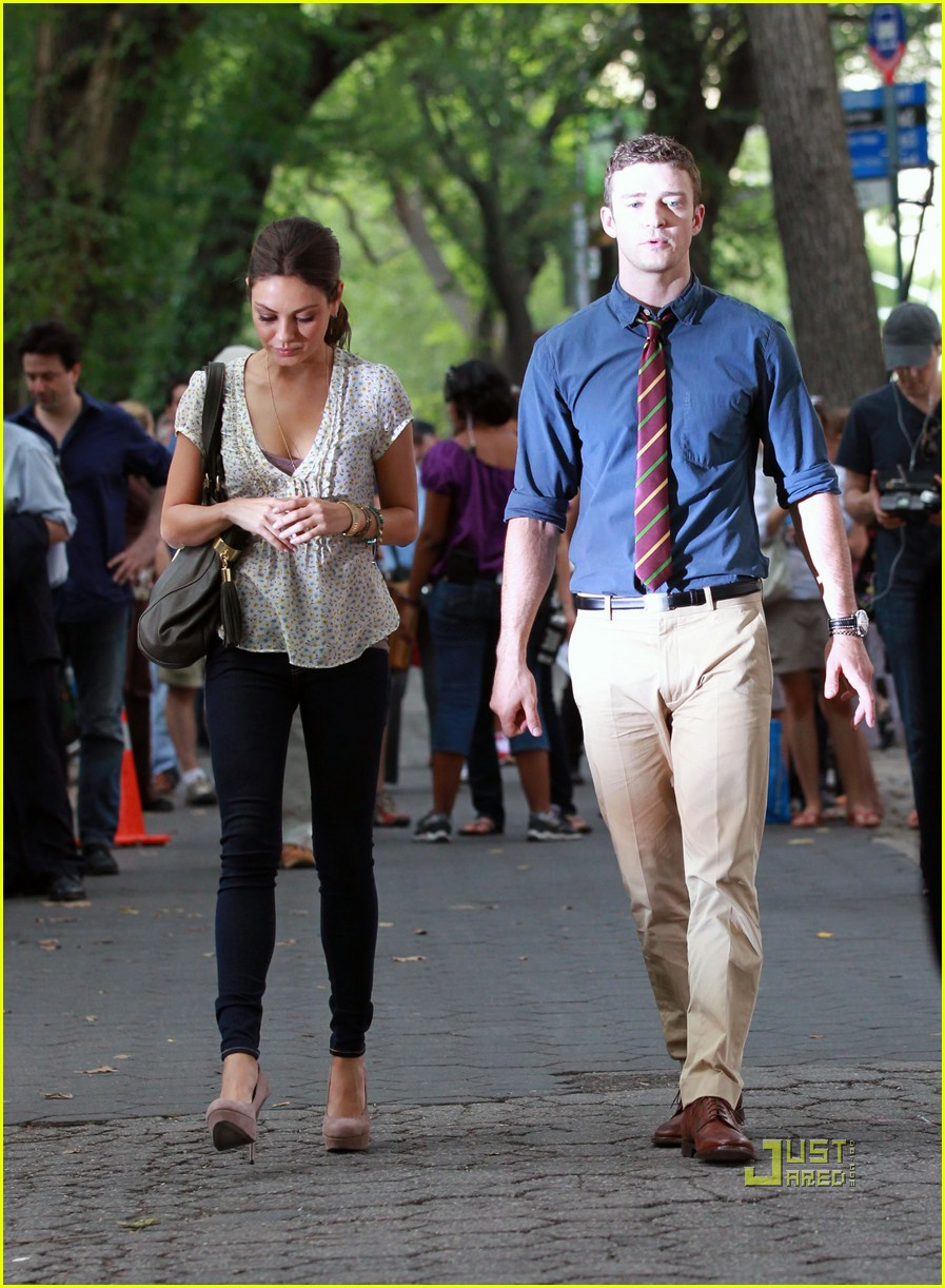 justin-timberlake-mila-kunis-filming-benefits-02