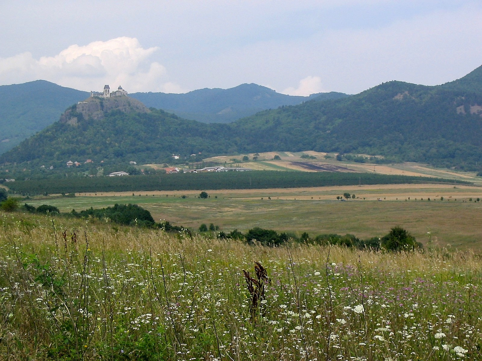 Hegyköz, Füzéri vár