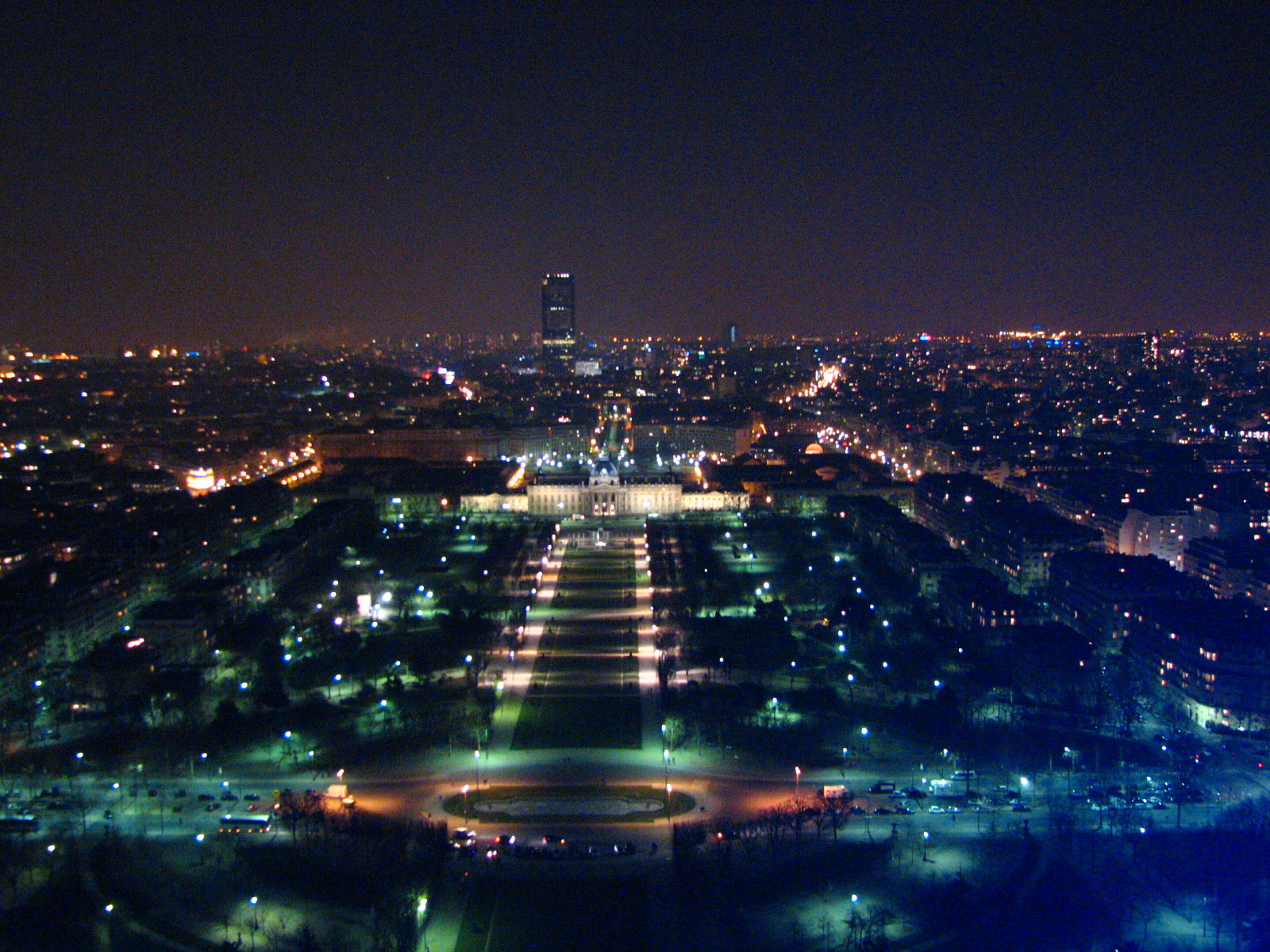 Párizs.Eiffel torony második szintje. délkelet irány, Champ de M