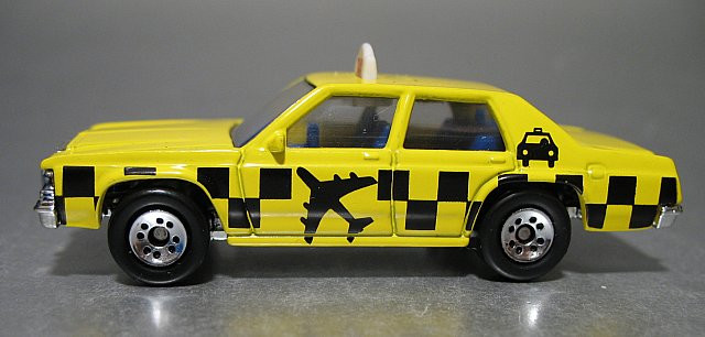 Ford LTD Airport Taxi 2