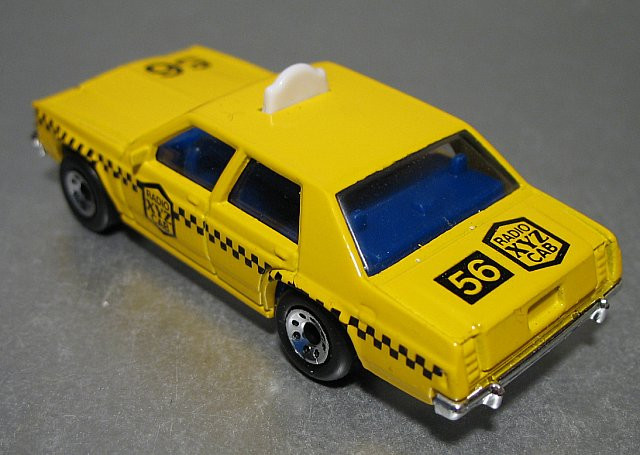 Ford LTD Radio XYZ Cab Taxi 3