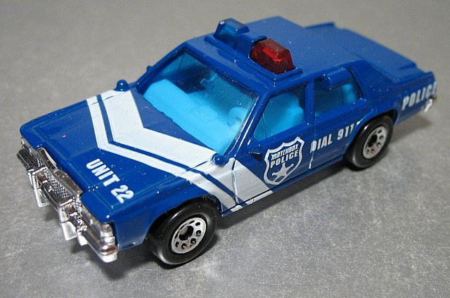 Ford LTD Police blue-white