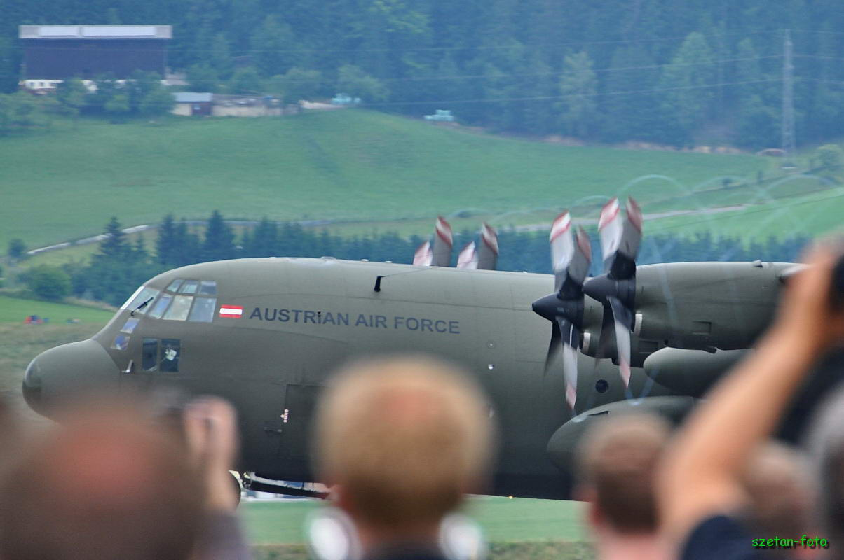 10784 C-130 Hercules